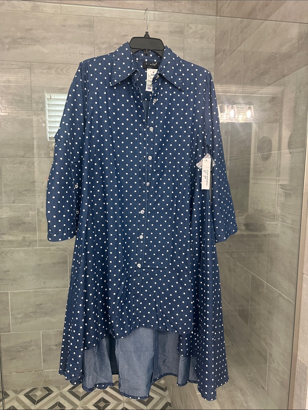 BRAND NEWNavy Polka Dot Button-Front Hi-Low Tunic Dress